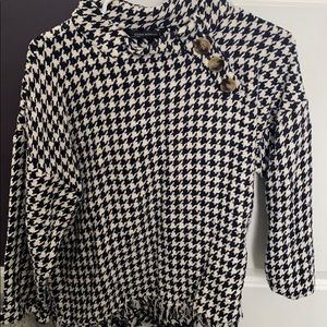 Houndstooth with Bottons top